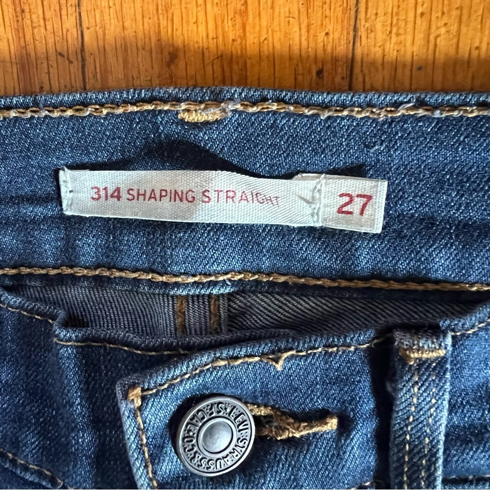 Levi’s - Picture 3 of 3